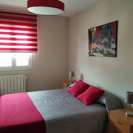 Spacious In 90 M² Pets Allowed Apartament