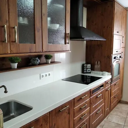 Spacious In 90 M² Pets Allowed